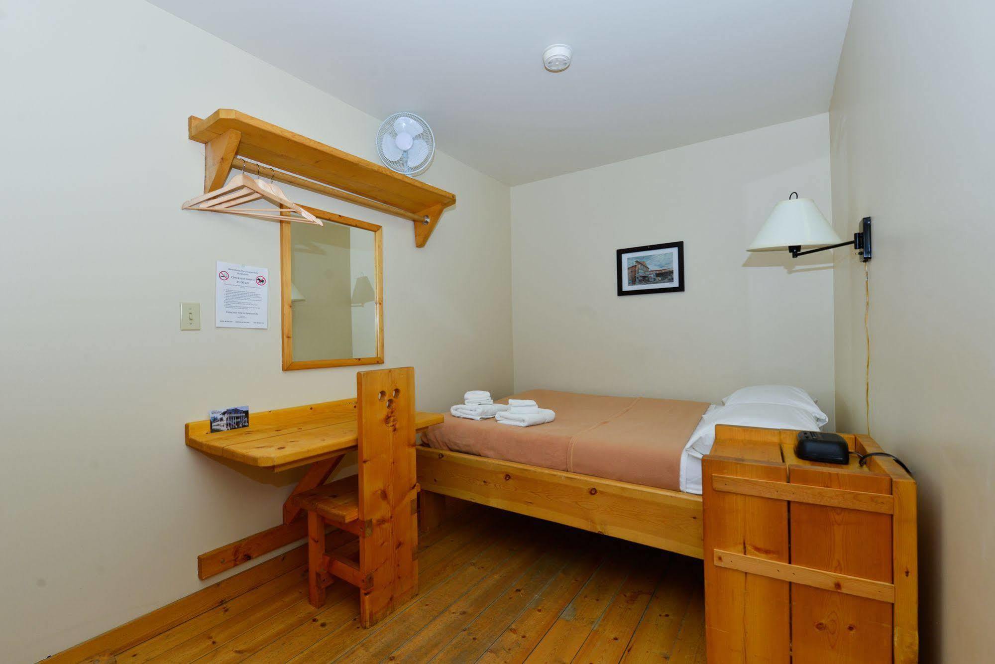 Hotel The Bunkhouse Dawson City Zewnętrze zdjęcie